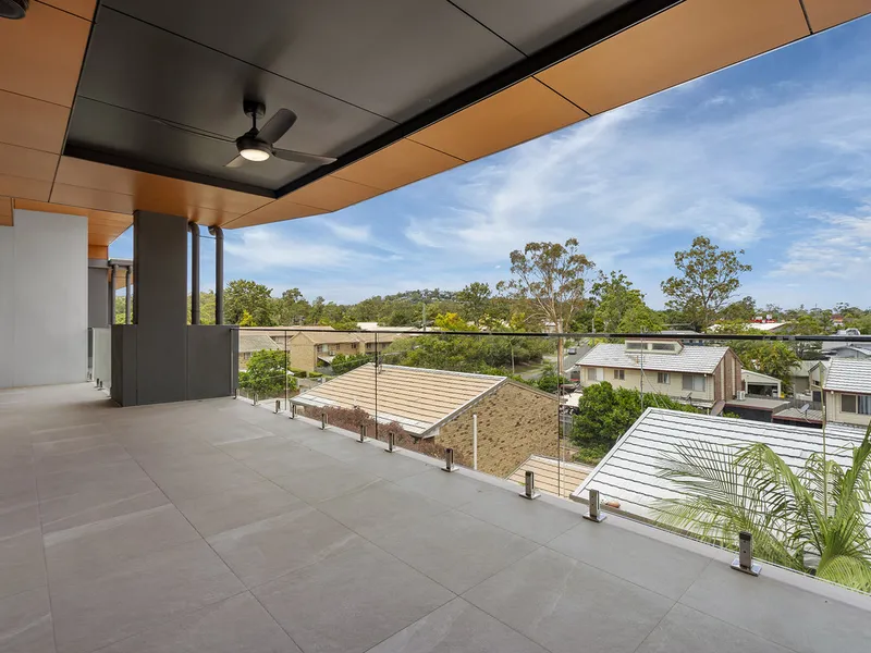 New 2 Bedroom, 2 Bath, 2 Car Apartment