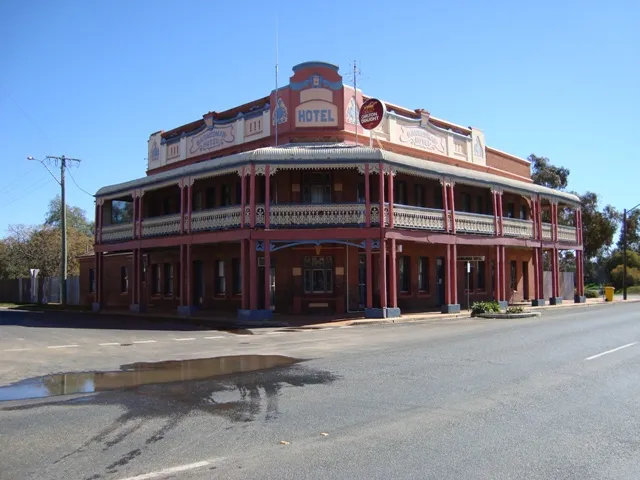 GRAND HOTEL