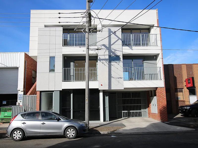 3 Bedroom, 2 Bathroom Town Home, Built With The Highest Quality Fixture & Fittings In A Sort After Area