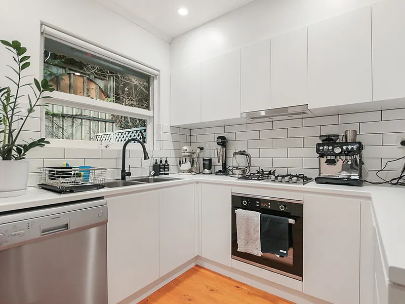 Spacious Two Bedroom Homette! (Pets Negotiable)