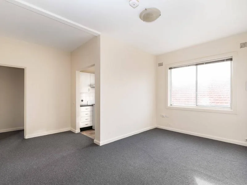 MODERN ONE BEDROOM UNIT WITH PARK VIEWS