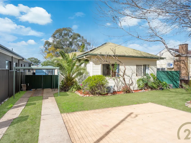 4 BEDROOM HOME - 2 BEDROOM SLEEPOUT - 696M2 BLOCK