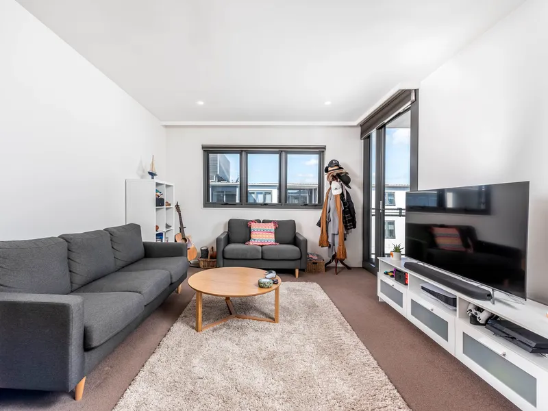 TOP FLOOR CITY LIVING