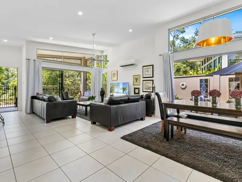 Modern masterpiece in unbeatable location!