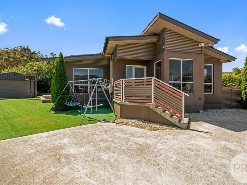 Modern Family Comfort in a Serene Cul-de-Sac Setting