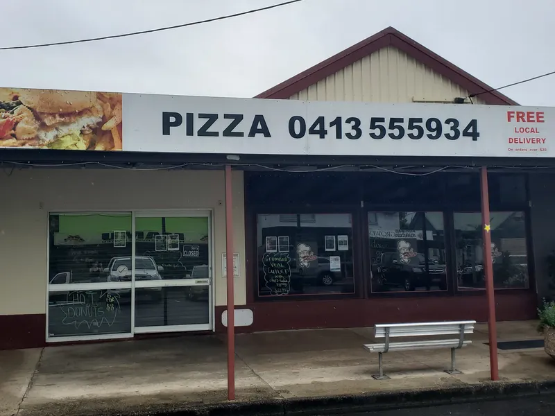 LARGE CAFE/SHOP AVAILABLE - $380 pw.