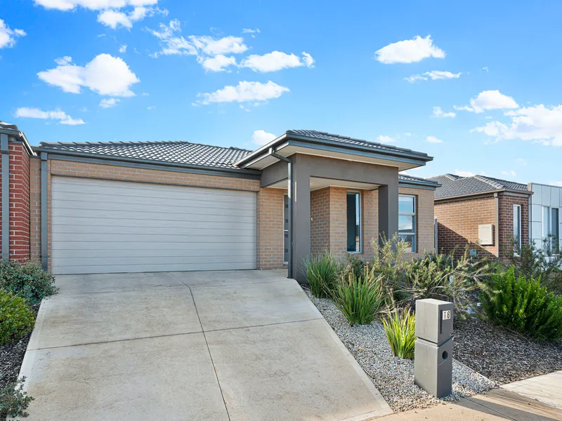 Low-maintenance Setting Provides Carefree Living