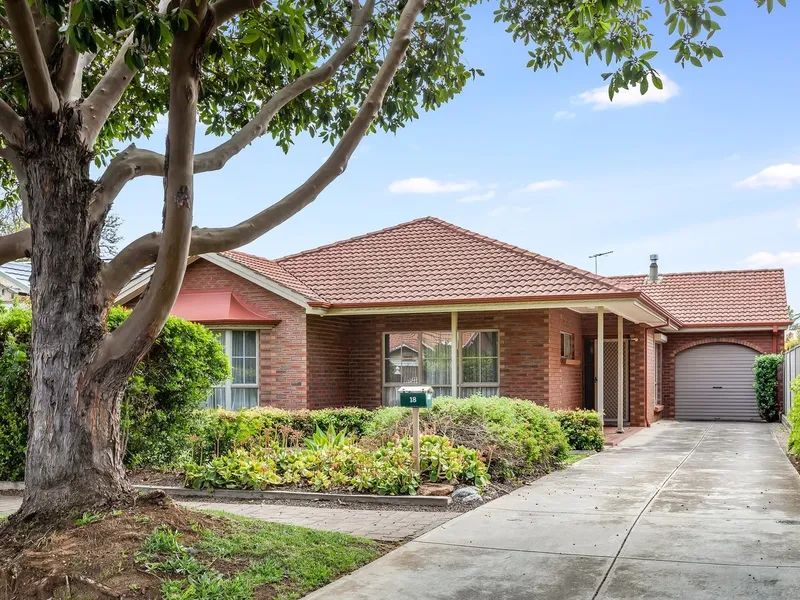 SPACIOUS HOME WITH ENTERAINTING AREA