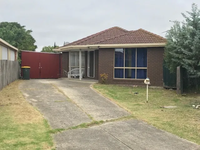 Comfortable Home - Quiet Court Setting 