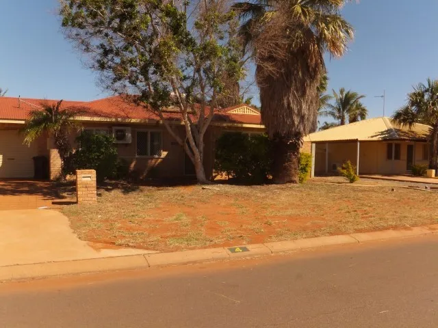 LARGE COMFORTABLE 4 BEDROOM 2 BATHROOM HOME!