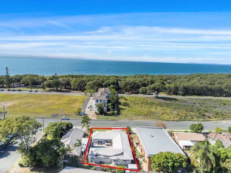SURFSIDE HOME OPPOSITE THE BEACH – BE QUICK
