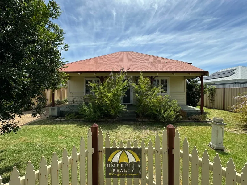 FULLY FURNISHED HOME!