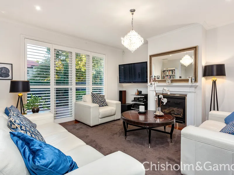 Street Frontage in Premier Street...Feel the Sea Breezes 