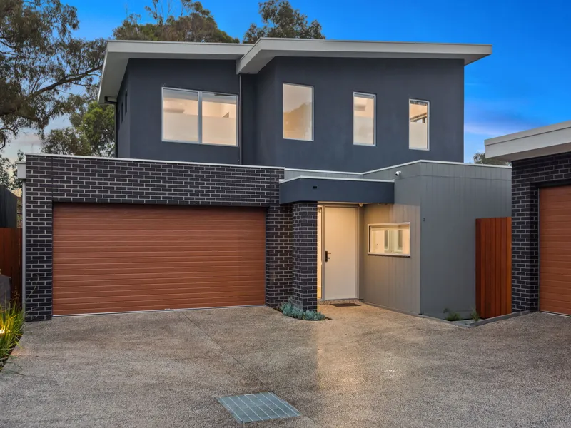 Stunning Contemporary Living!