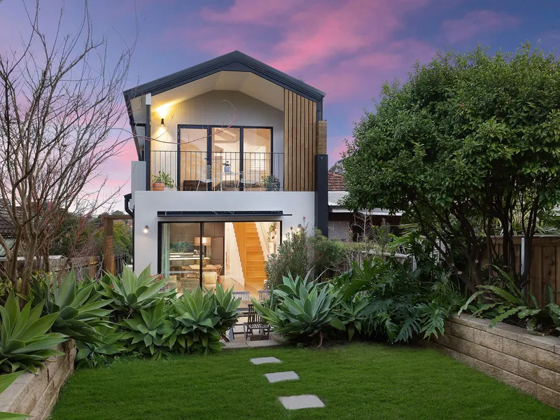 Exquisitely renovated semi of inspired design