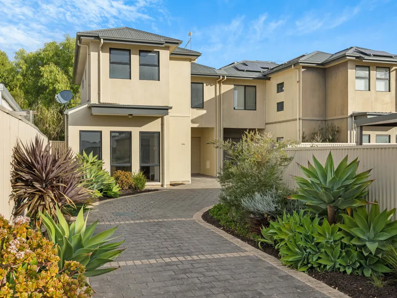 Spacious 2-Story Home for Rent: Ideal for Families or Professionals