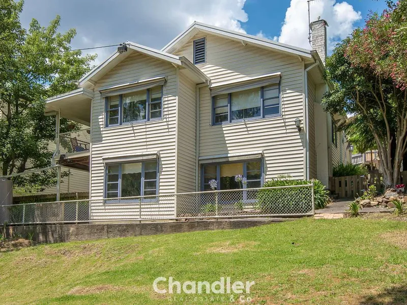 LIVE LARGE IN THE HILLS!