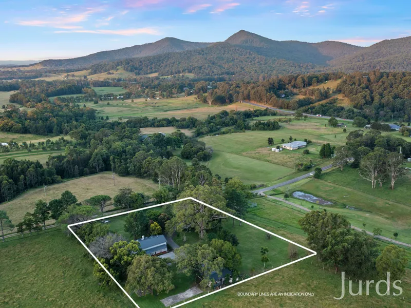 THE OLD SCHOOLHOUSE – HUNTER VALLEY