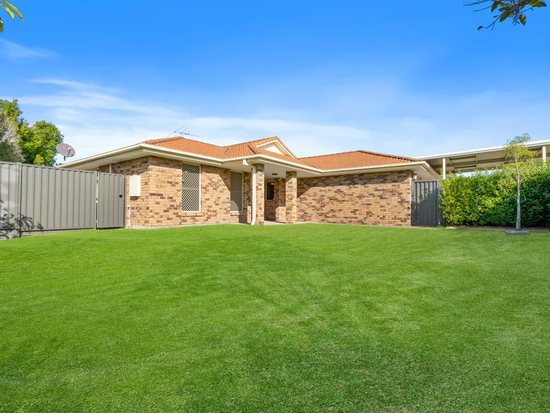 Spacious Home in Mansfield State High School Catchment