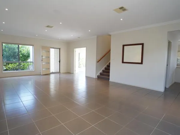 Modern 4 Bedroom Two Storey House