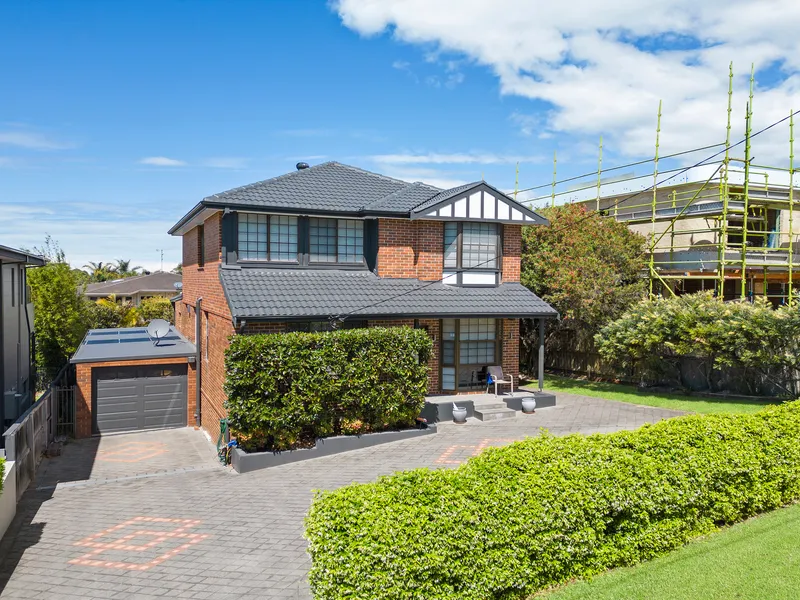 Exceptional Family Residence in Coveted Neighbourhood with Limitless Possibilities on 620sqm approx
