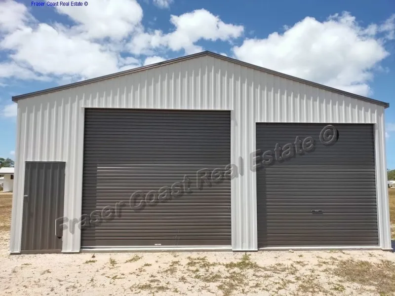 Large shed with high 3.3m doors