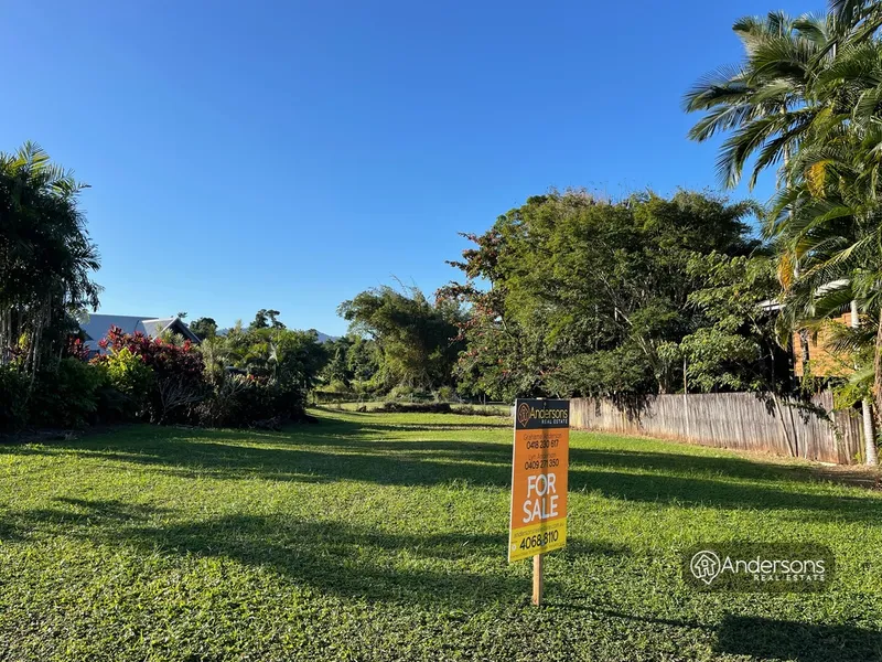 Big Block In Wongaling Beach Centre