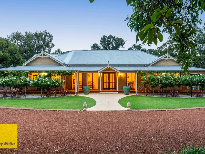 GRACEFUL COLONIAL HOME.