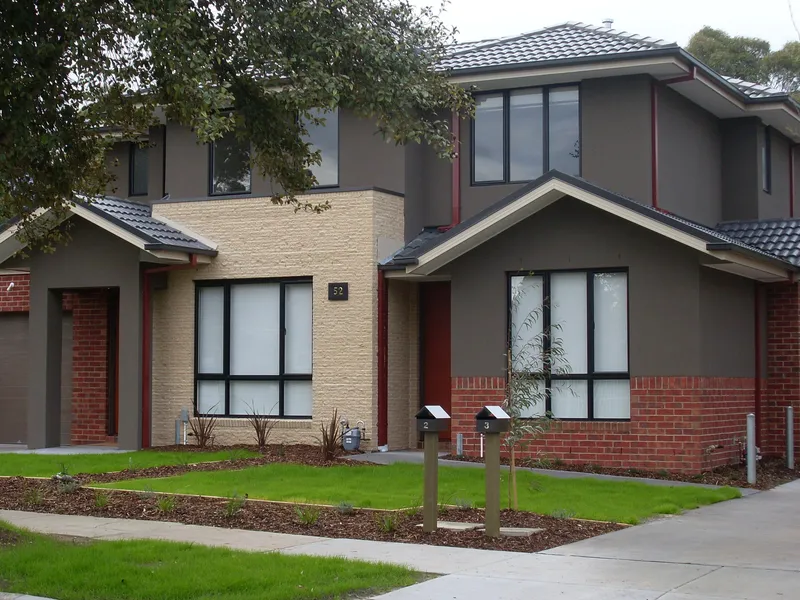 Double Storey Townhouse Next Door to Uni