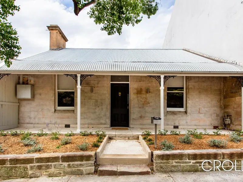 Stunning Renovated Three Bedroom Stone Cottage