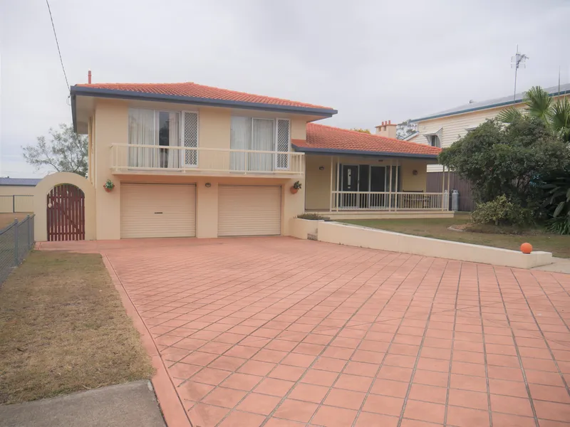 Large family home close to the CBD & Hospital