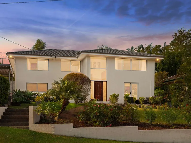 Large Duel Living Home!