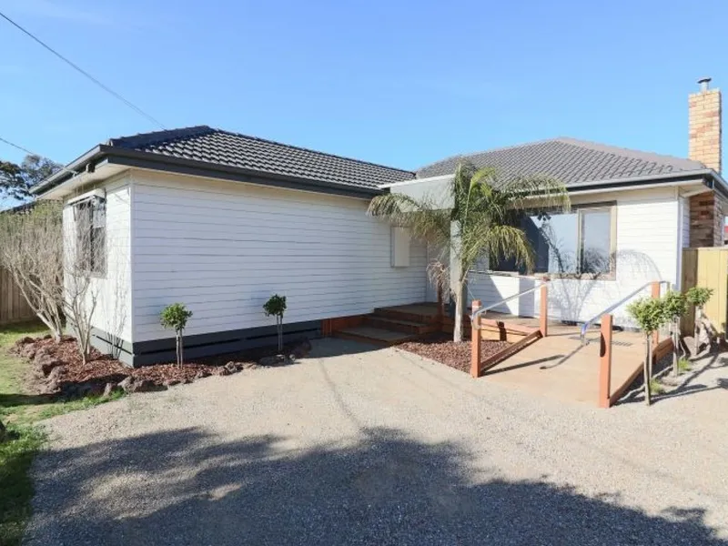 SPACIOUS BEDSIT WITH ALL BILLS INCLUDED