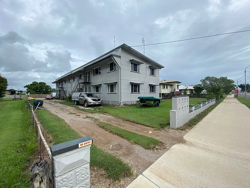 TIDY UNIT ACROSS FROM HOSPITAL