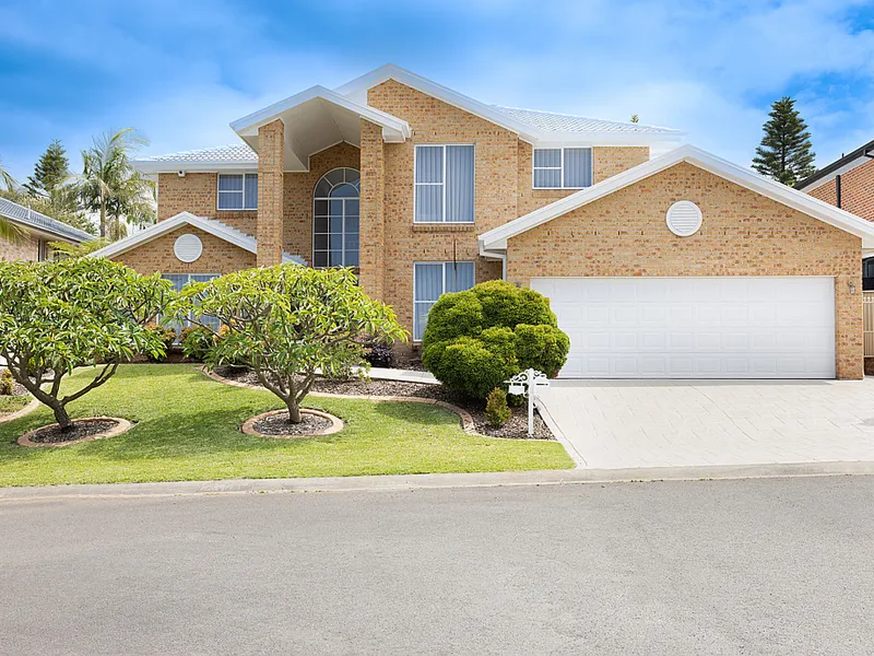 Stunning, Grand, Family Entertainer