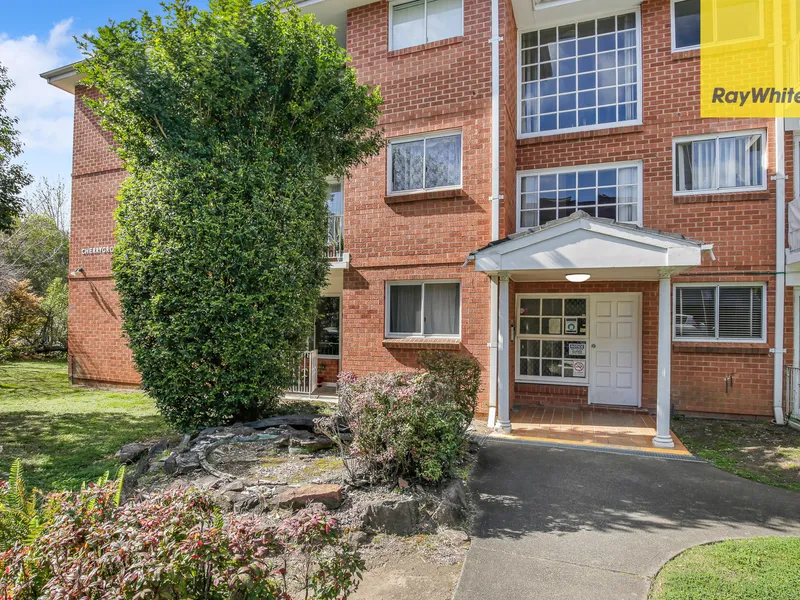 PRIME LOCATION, FULL BRICK UNIT ON GROUND FLOOR