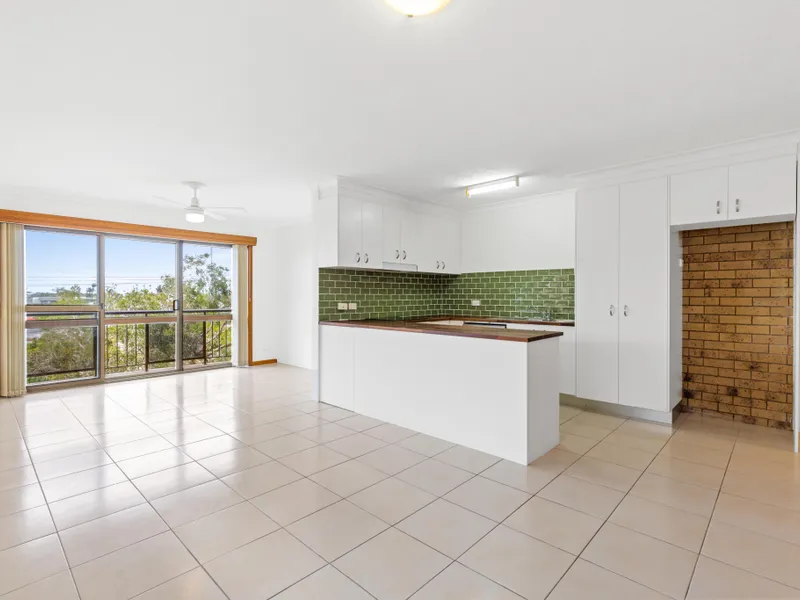 BRIGHT AND CHARMING APARTMENT IN BUDDINA