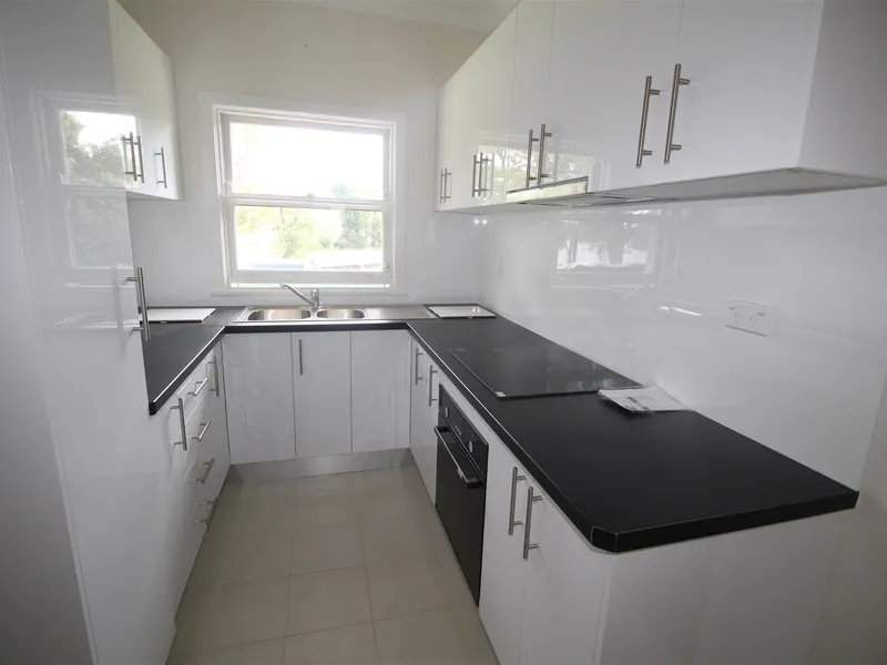 RENOVATED 2 BEDROOM UNIT 