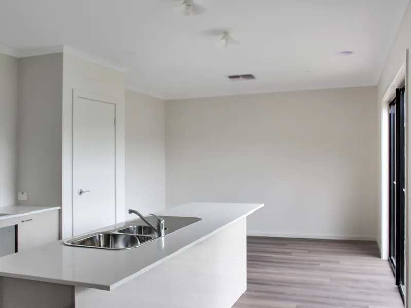 BRAND NEW FOUR BEDROOM HOME WITH DOUBLE GARAGE & ALL THE EXTRAS