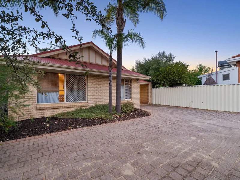 UNDER OFFER!!!