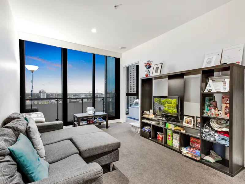 Staying in the Heart of Melbourne, Platinum Zeta