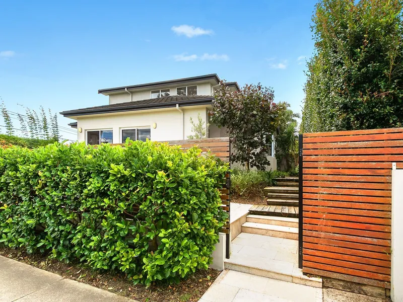 Magical Entertainers' Haven With Large Courtyard In The Heart Of North Bondi