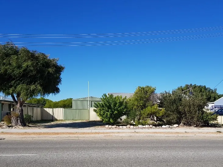 NEAT and TIDY HOME with LARGE SHED