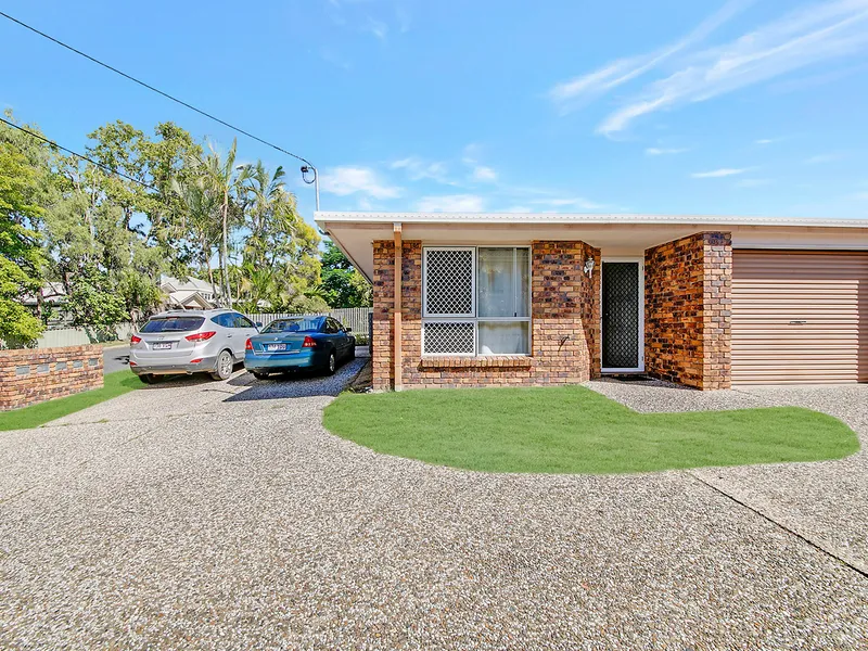 EXTRA LARGE LOWSET BRICK VILLA. SPACIOUS. COMFORTABLE. PRIVATE COURT YARD. $230,000