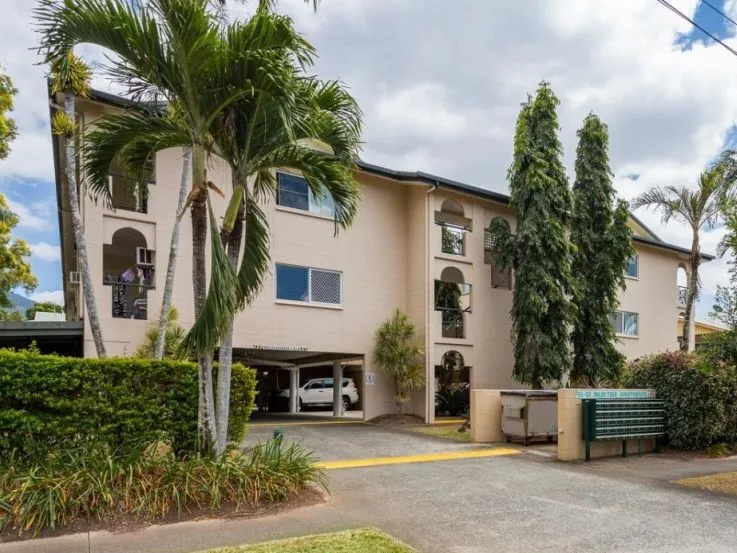 Well positioned 2 Bedroom unit