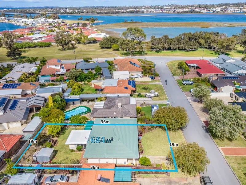 Immaculate Home Located in Soldiers Cove