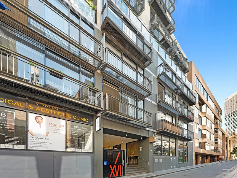 STYLISH ,MODERN ONE BEDROOM WITH PARKING
