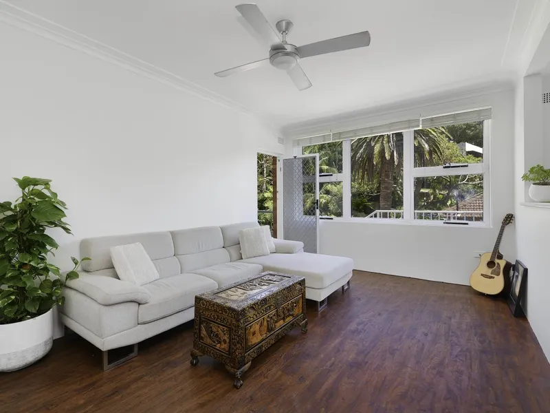 DEPOSIT TAKEN! One Bedroom Apartment Moments To Sand & Surf of Bronte Beach