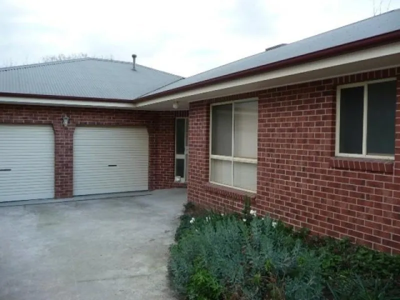 SPACIOUS CENTRAL WODONGA HOME