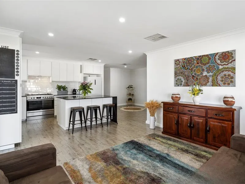 Spacious and Peaceful House next to Rockingham Golf Club